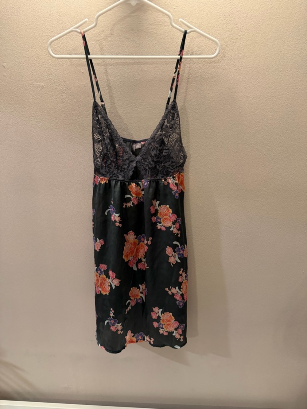 Chelsea28 Floral Lace Trim Chemise Nightgown Black Satin Sleep Dress Small